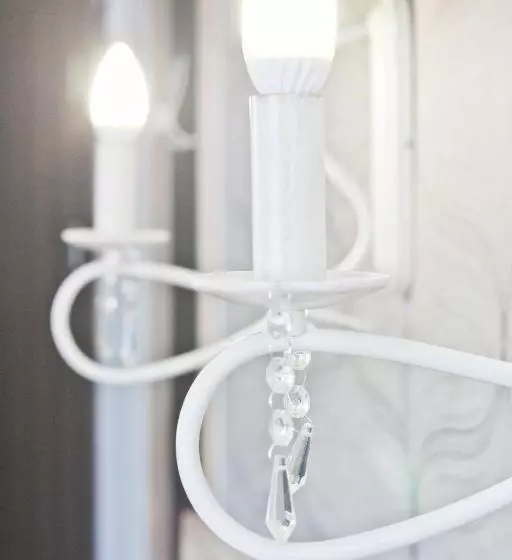 اتاق لوکس با تخت بزرگ, Gal