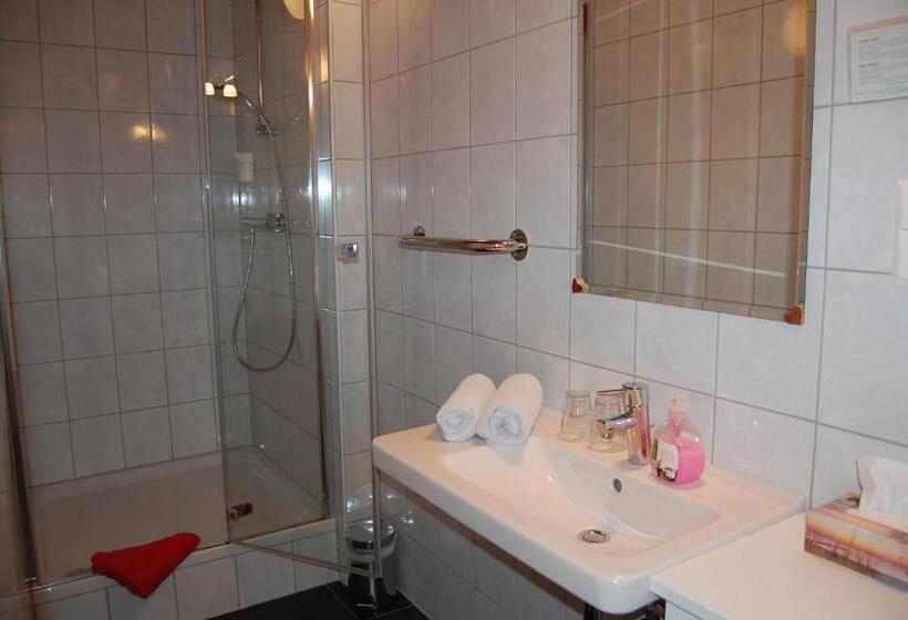 חדר סטנדרט לשלושה, Gasthof Martinihof