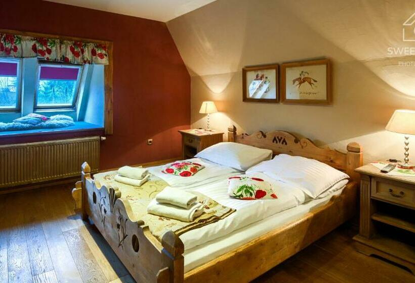 اتاق لوکس, Goralski Dwor