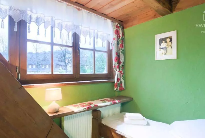 Basic-huone, Goralski Dwor