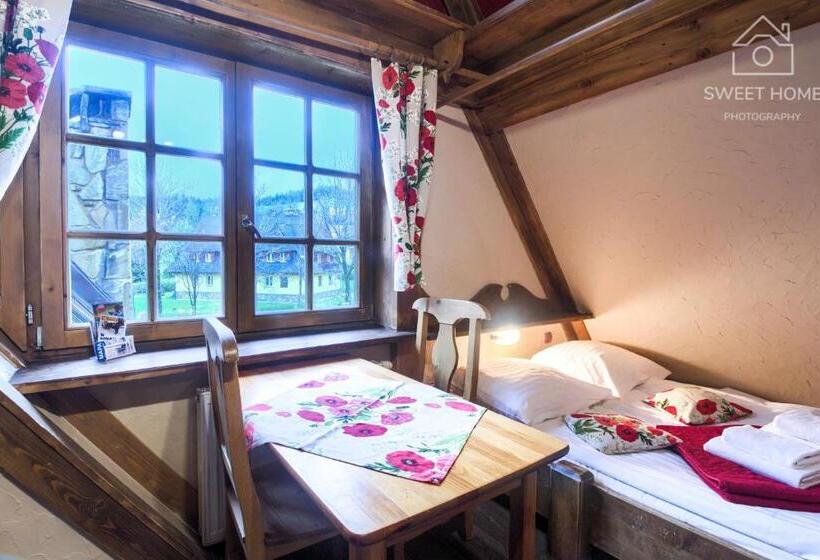 اتاق خانوادگی, Goralski Dwor