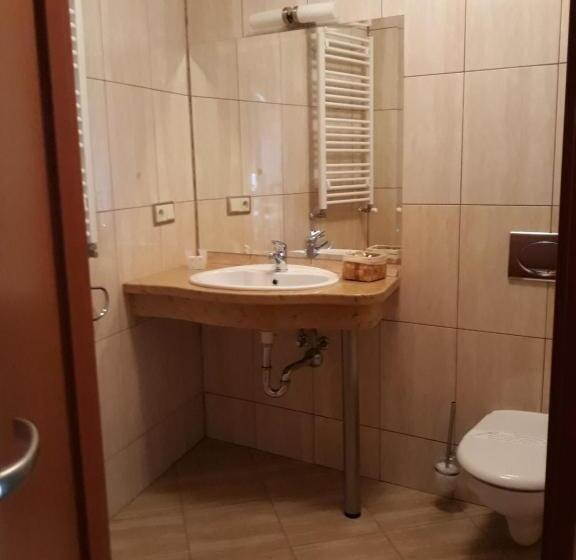 דירת חדר דלוקס, Imperium