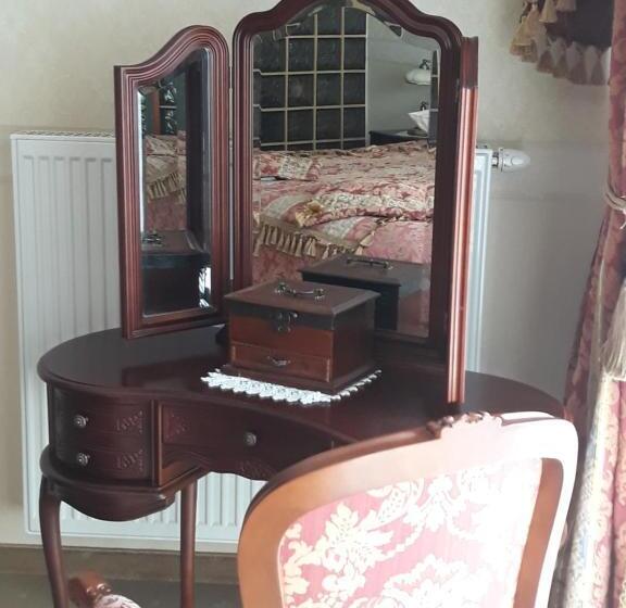 דירת חדר דלוקס, Imperium