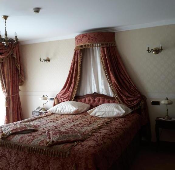 דירת חדר דלוקס, Imperium