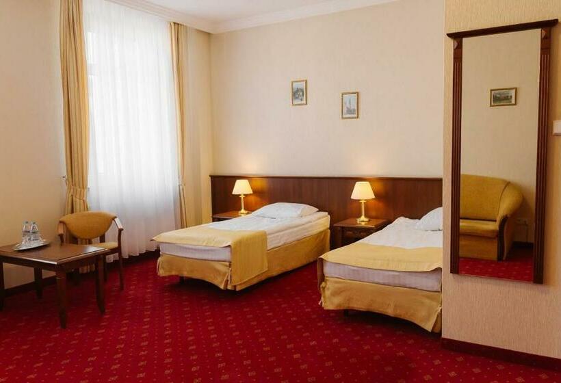 스탠다드 룸, Jakub Sobieski