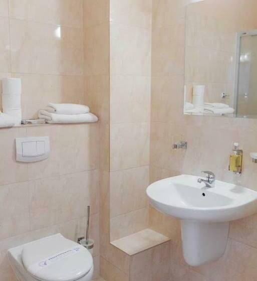 스탠다드 싱글 룸, Jakub Sobieski