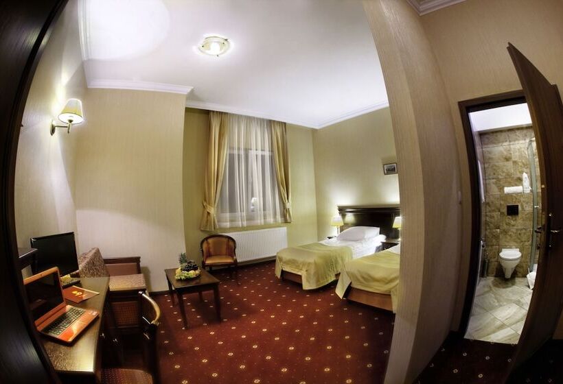 스탠다드 룸, Jakub Sobieski