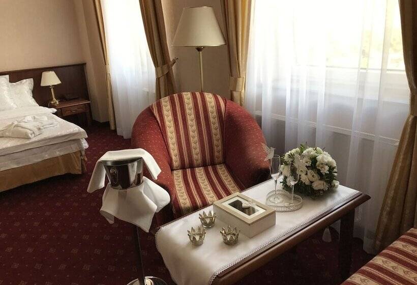 침실 1개 아파트, Jakub Sobieski