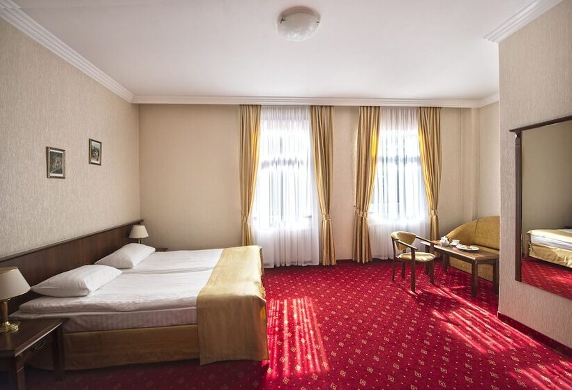 스탠다드 트리플 룸, Jakub Sobieski