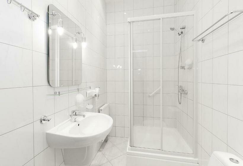 4인용 스탠다드 룸, Jan Sander