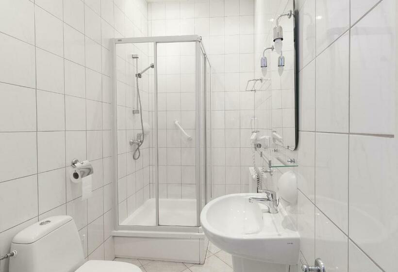 스탠다드 트리플 룸, Jan Sander