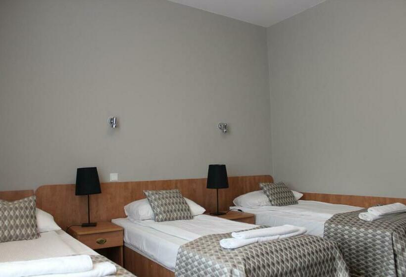 스탠다드 트리플 룸, Jan Sander