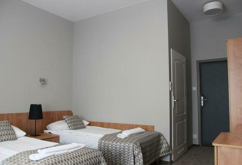 스탠다드 트리플 룸, Jan Sander