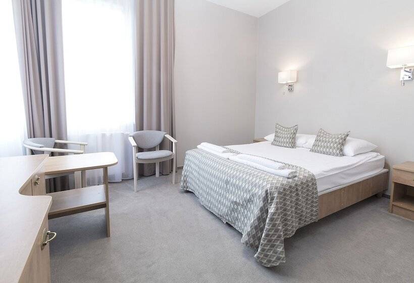 스탠다드 룸, Jan Sander