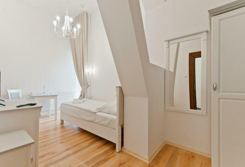 スタンダードシングルルーム, Moszna Zamek