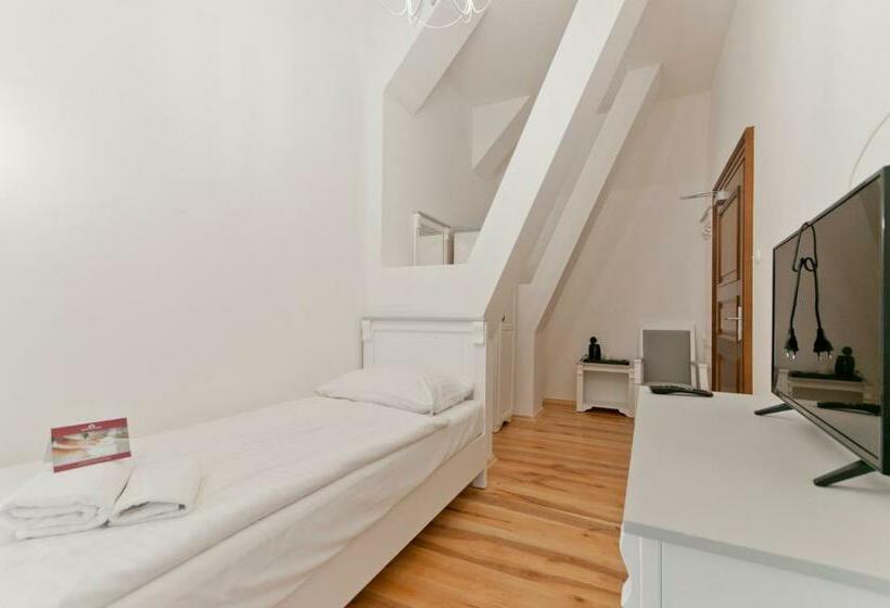 スタンダードシングルルーム, Moszna Zamek