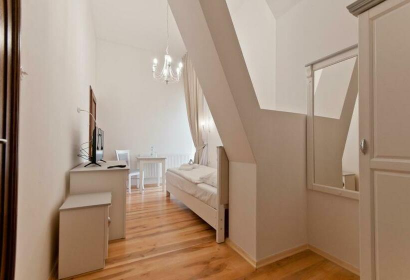 スタンダードシングルルーム, Moszna Zamek