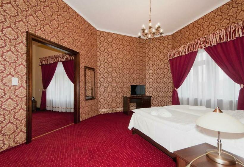 １ベッドルームアパートメント, Moszna Zamek