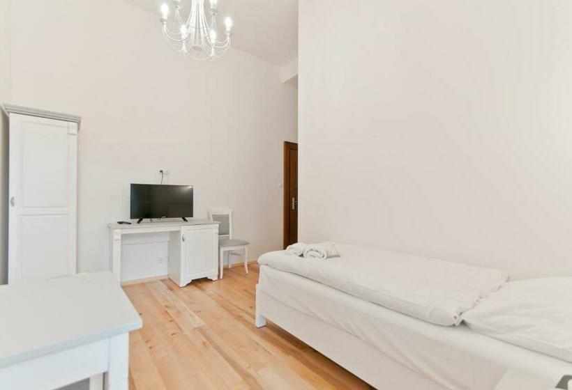 スタンダードシングルルーム, Moszna Zamek