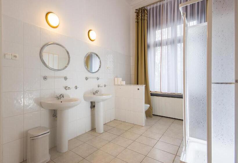 デラックススタジオ, Moszna Zamek