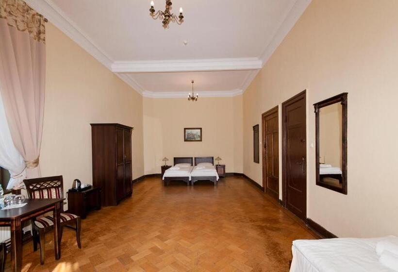 デラックススタジオ, Moszna Zamek