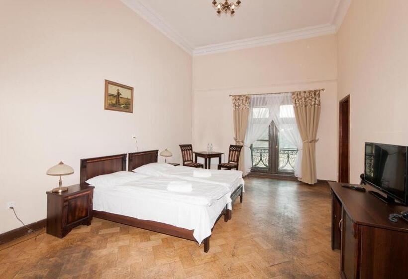 デラックススタジオ, Moszna Zamek