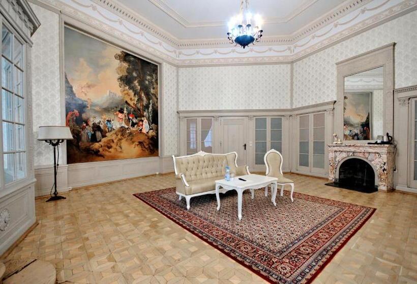 １ベッドルームアパートメント, Moszna Zamek