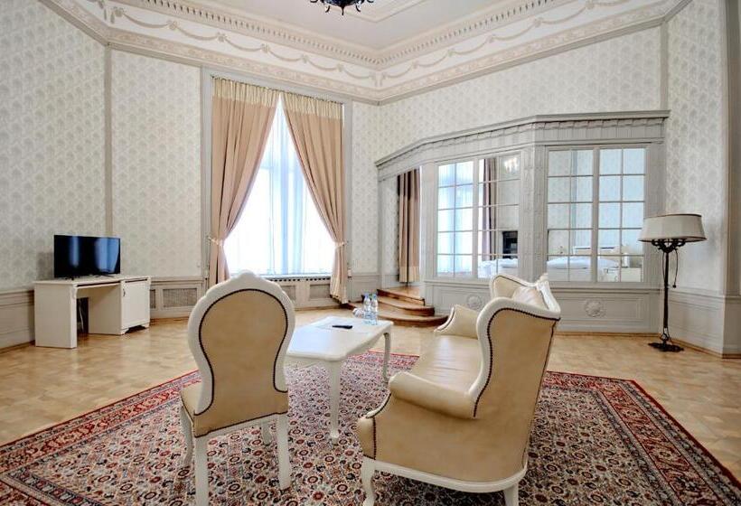 １ベッドルームアパートメント, Moszna Zamek