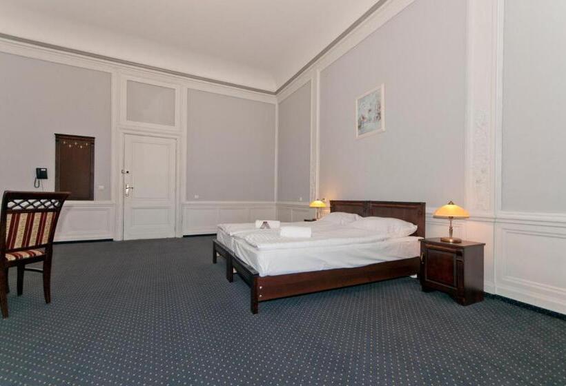 Standard room with outdoor bath, Moszna Zamek