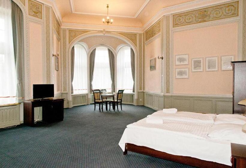 Standard room with outdoor bath, Moszna Zamek