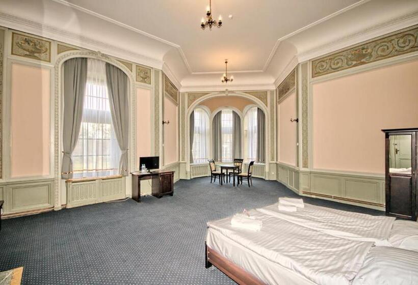 Standard room with outdoor bath, Moszna Zamek