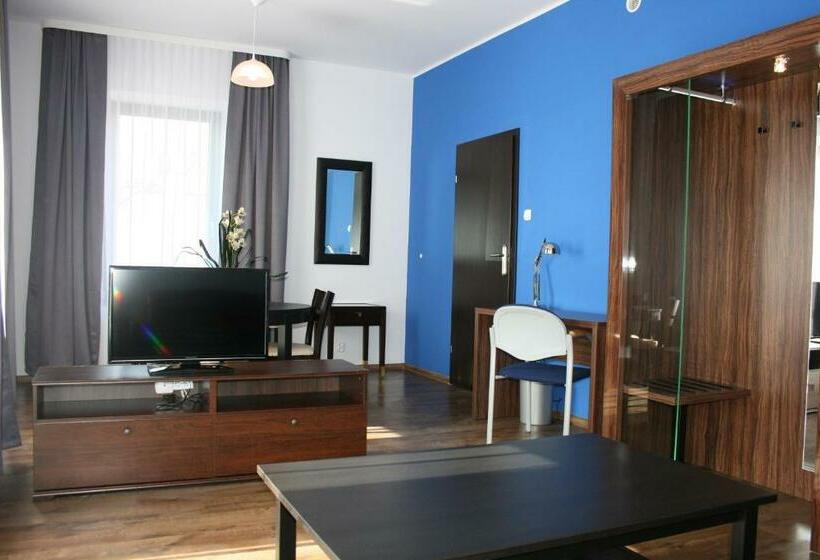 סוויטה אקזקיוטיב, Opera