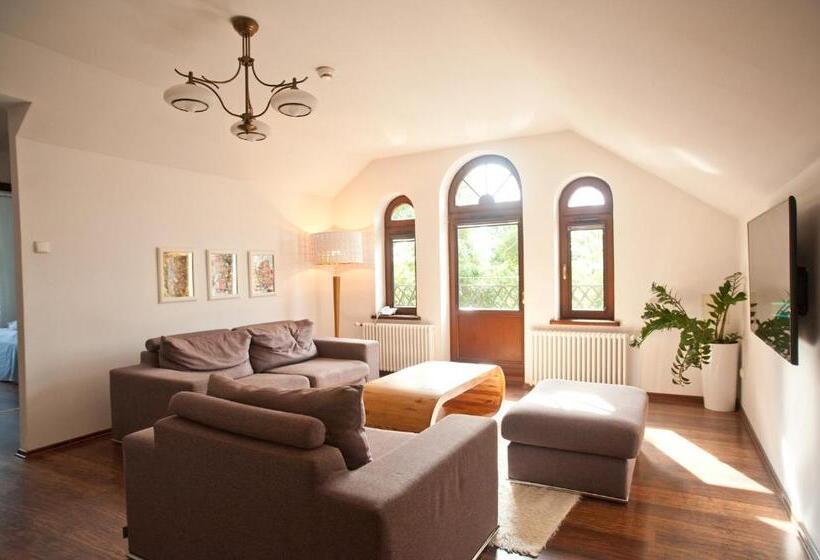 سوییت, Pensjonat Pod Jemiołą