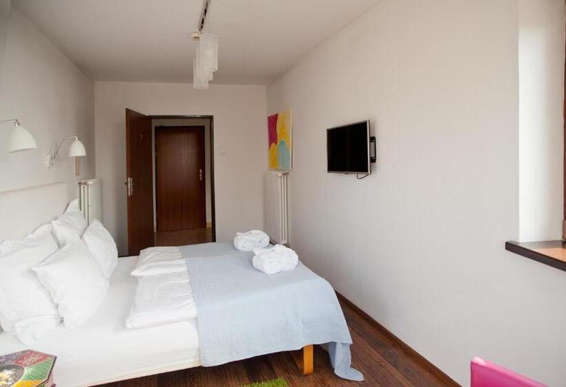 سوییت, Pensjonat Pod Jemiołą