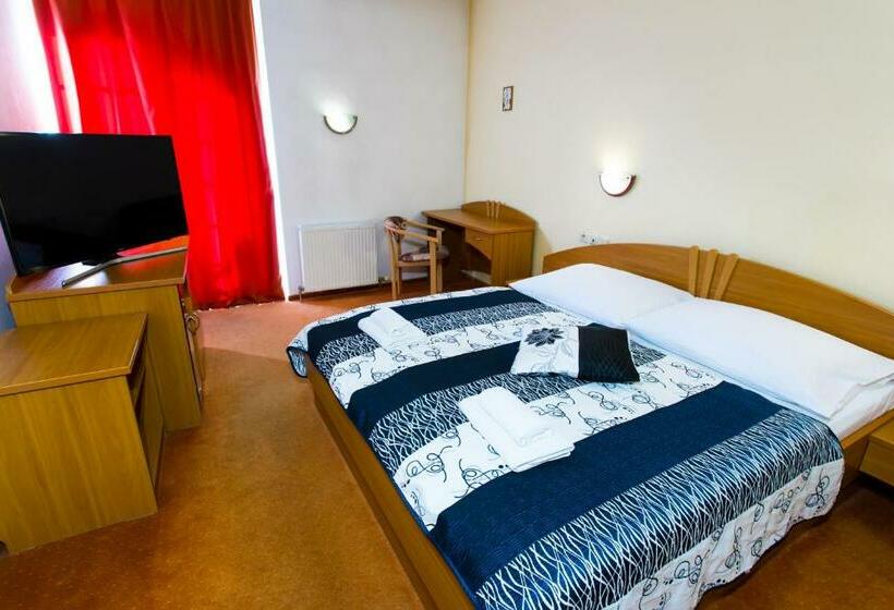 标准间, Pod Zámkom