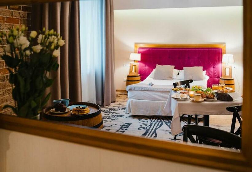 高级大房间, Podklasztorze