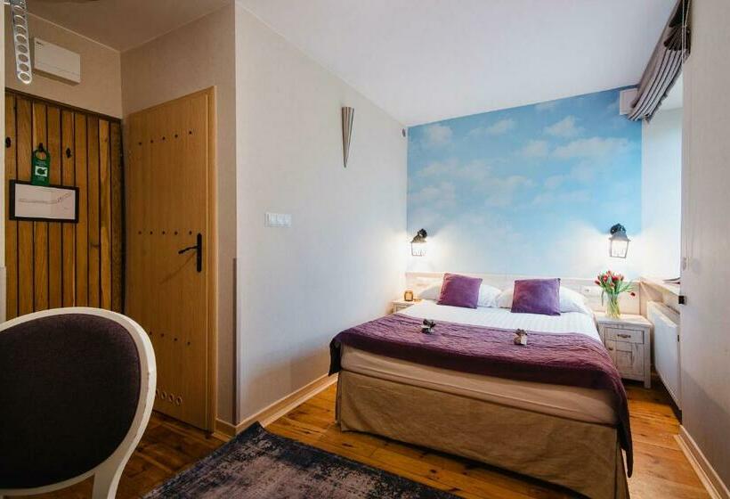 标准间, Podklasztorze