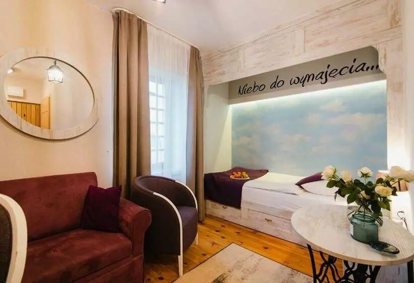 Chambre Standard Individuelle, Podklasztorze