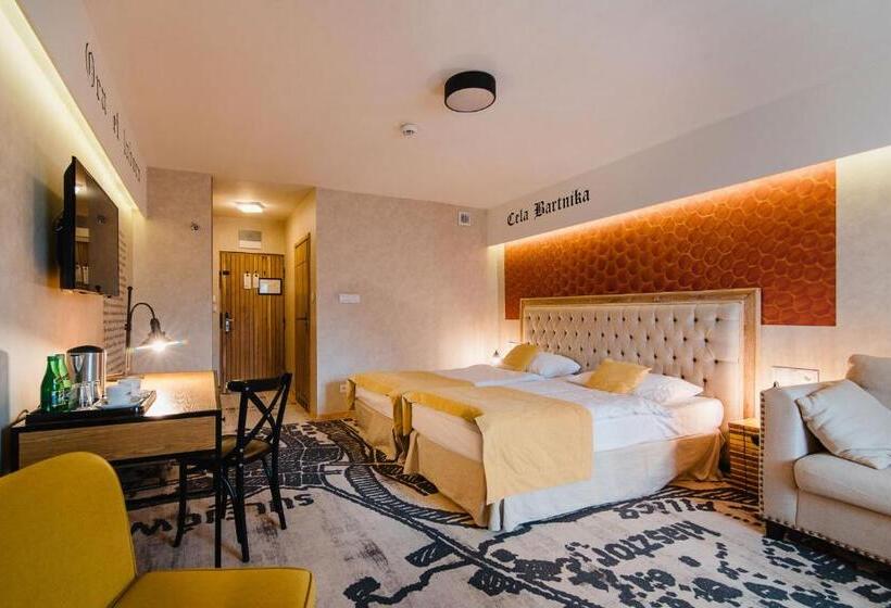 高级大房间, Podklasztorze