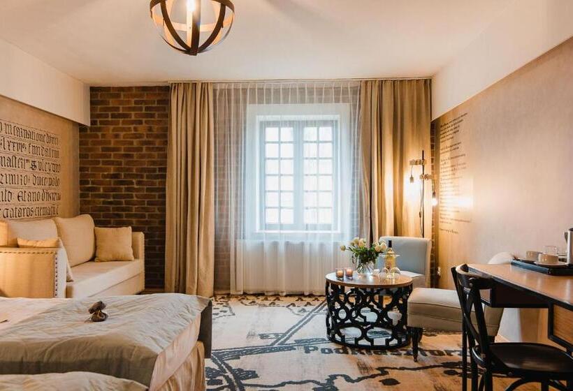 高级大房间, Podklasztorze