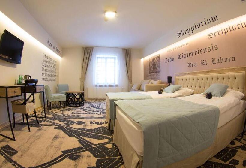 高级大房间, Podklasztorze