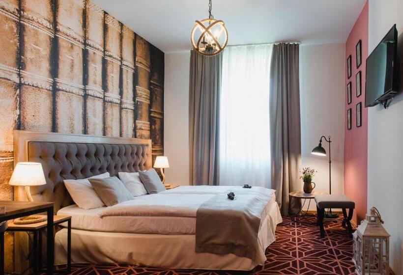 豪华房间, Podklasztorze