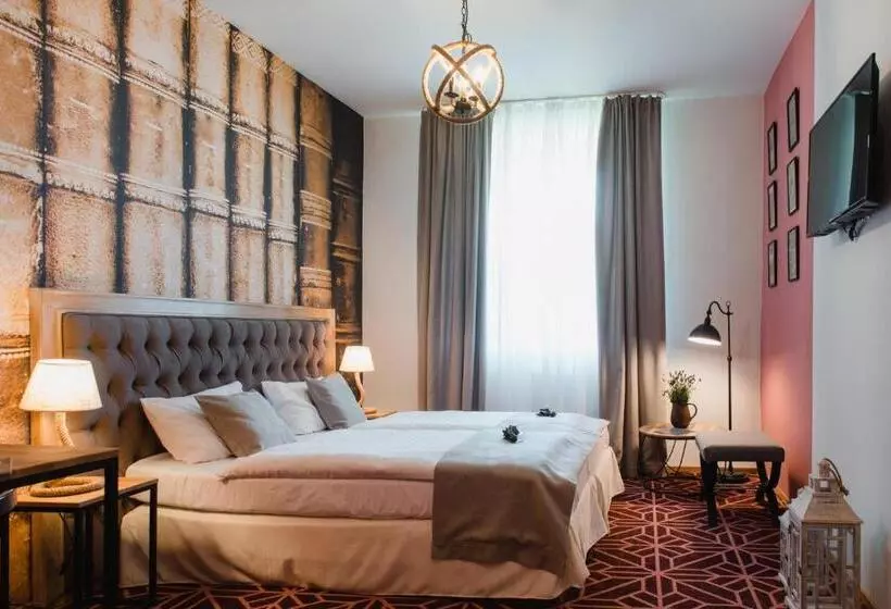 Chambre Deluxe, Podklasztorze