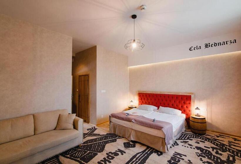 高级大房间, Podklasztorze