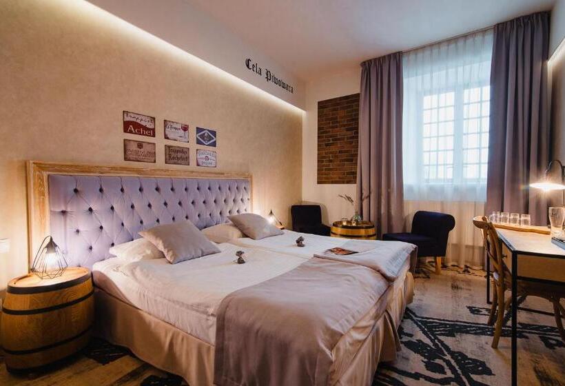 豪华房间, Podklasztorze