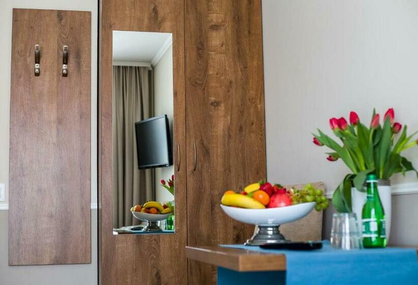 غرفة قياسية, Willa Arkadia