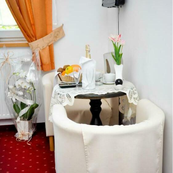 スタンダードトリプルルーム, Rezydencja Lux