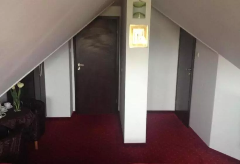 Standard Kolmen Hengen Huone, Rezydencja Lux