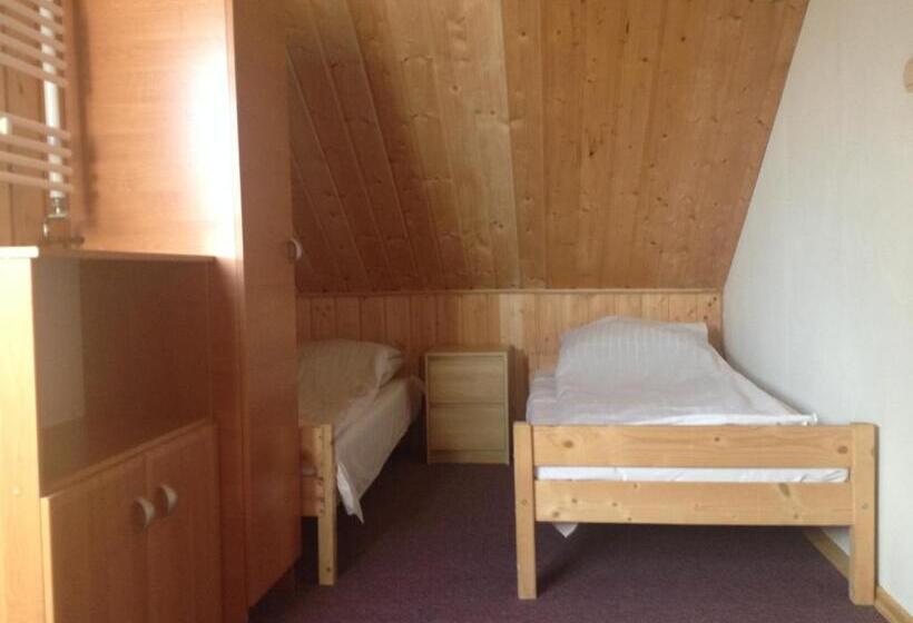 חדר אקונומי, Rezydencja Lux