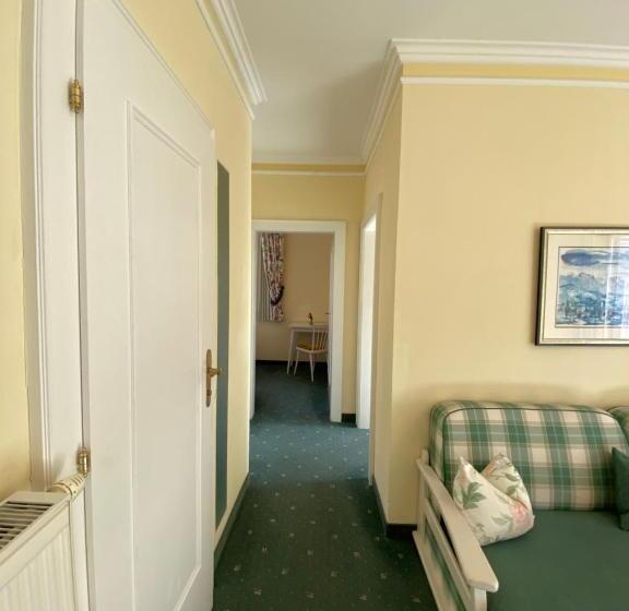 Suite Familiar, Schönruh